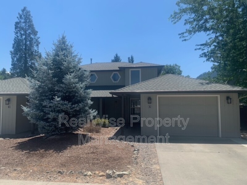 210 3rd St Unit A, Rogue River, OR 97537 Condo for Rent in Rogue