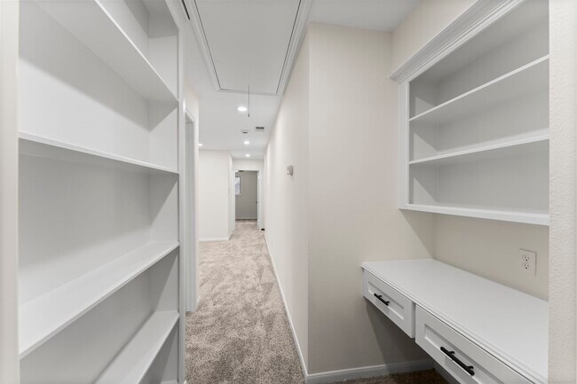 Foto del edificio - 6 Thornhedge Ct