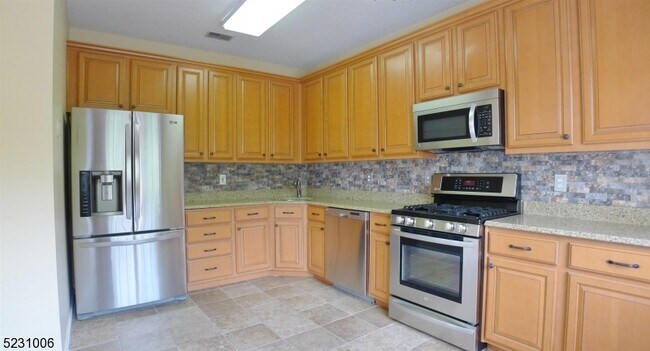 Foto del edificio - 23 Wildflower Ln