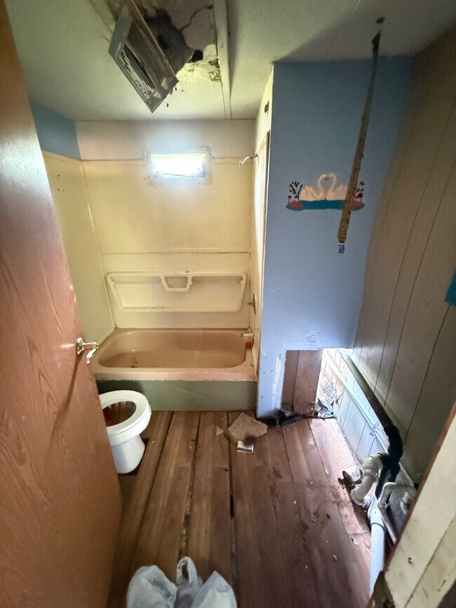 Foto del edificio - 1404 Rumbaugh Ln