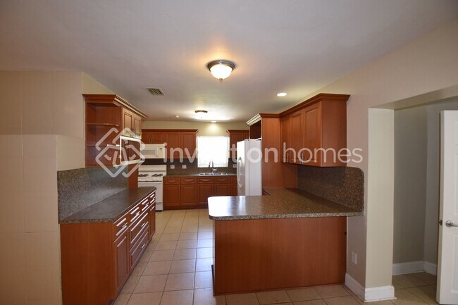 Building Photo - 20610 Dothan Rd