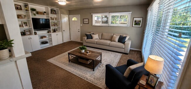 Building Photo - 6855 Brookhill Dr E