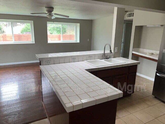 Building Photo - 6306 Trajan Dr