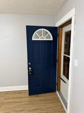 Building Photo - 113-115 W Main St