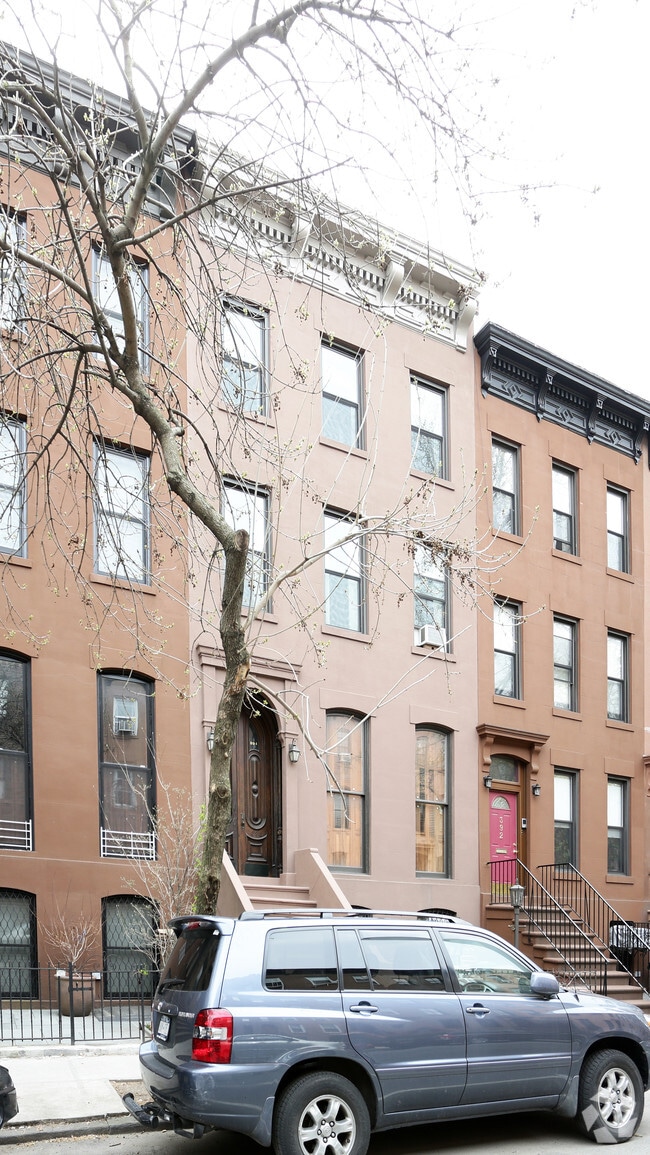 Building Photo - 394 Sackett St