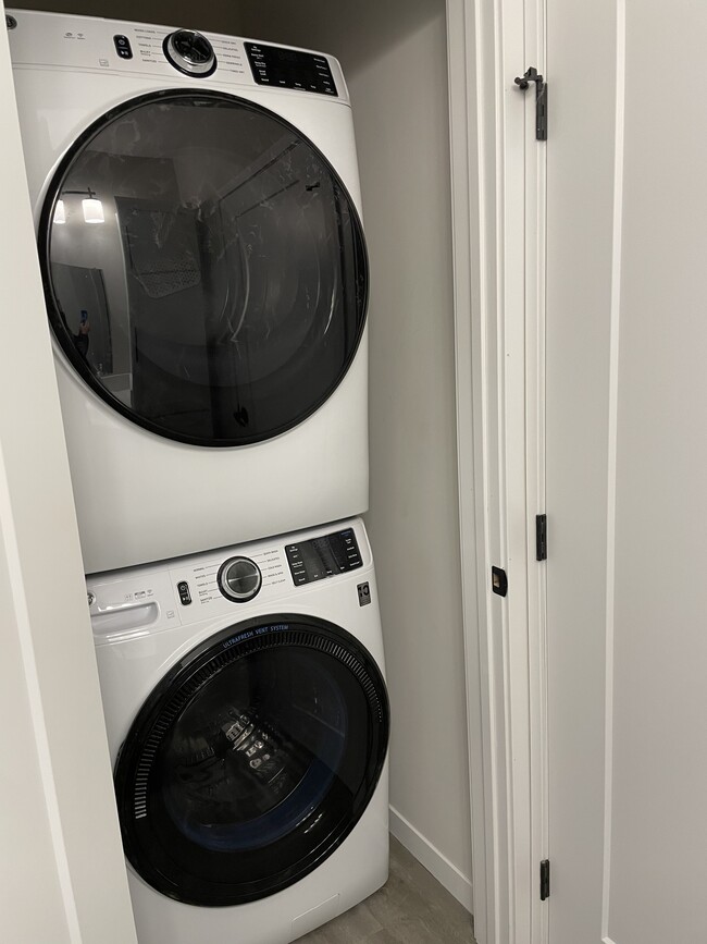 Full Washer and Dryer in Unit - 543 Franklin St