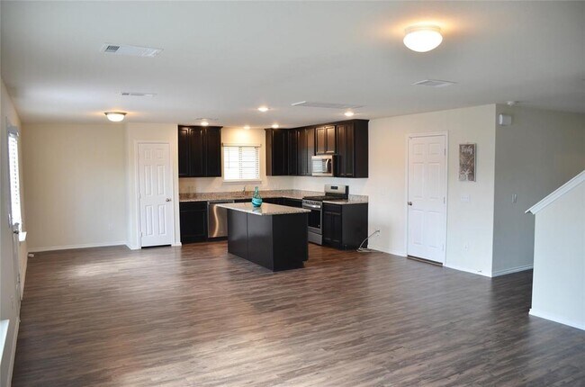 Foto del edificio - 2726 Summer Ln