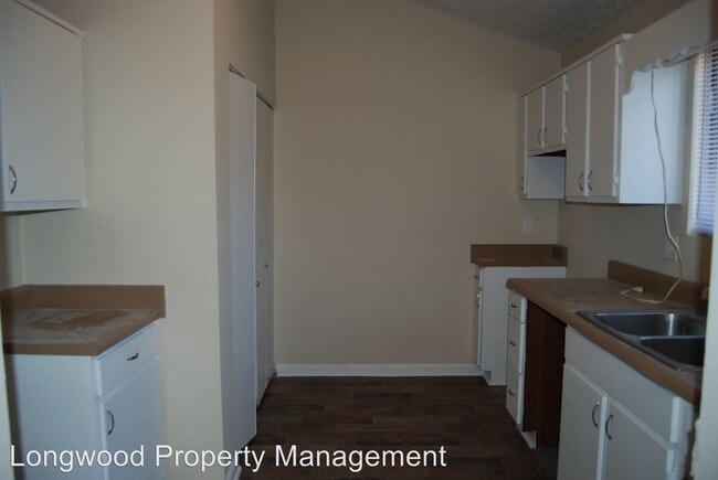 Foto del edificio - 720 Hairston Crossing Ct