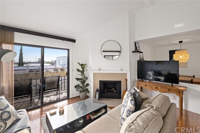 Primary Photo - 403 W 7th St