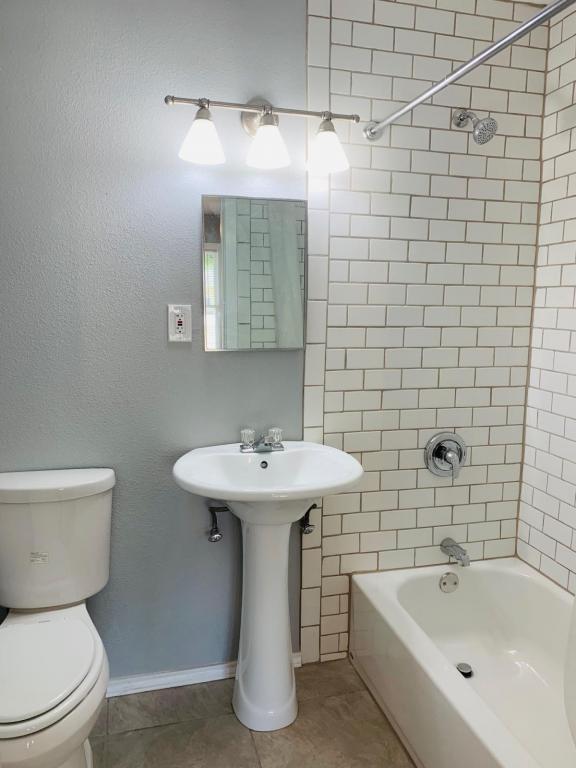 Foto del edificio - 202 Lee St, Schertz, TX 78154