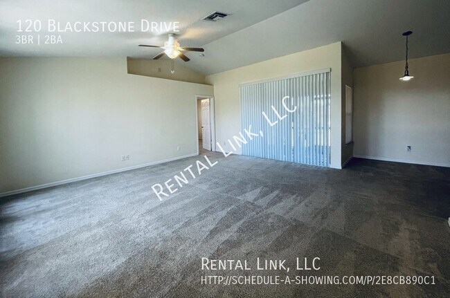 Foto del edificio - 120 Blackstone Dr