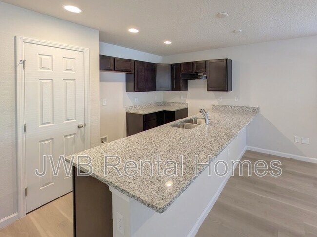 Foto del edificio - 1736 W 30th St