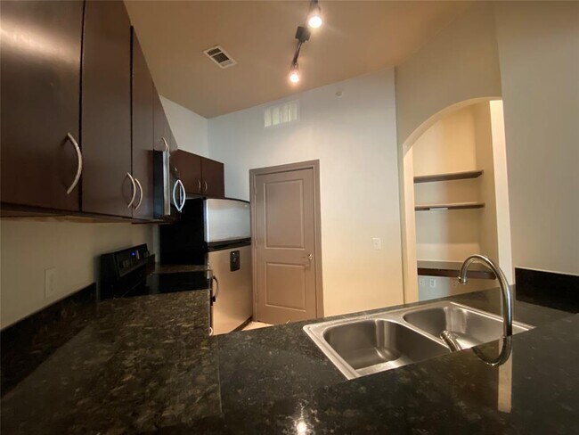 Foto del edificio - 3616 Richmond Ave.