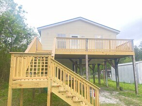 Building Photo - 10055 Peachtree Dr