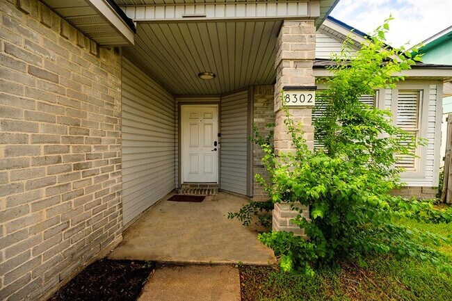Building Photo - 8302 Sandy Glen Ln