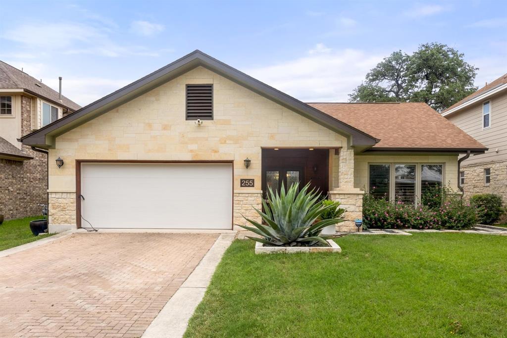 Foto principal - 255 Bluff St