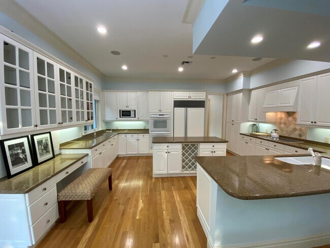 Foto del edificio - 3120 Gulf Stream Rd