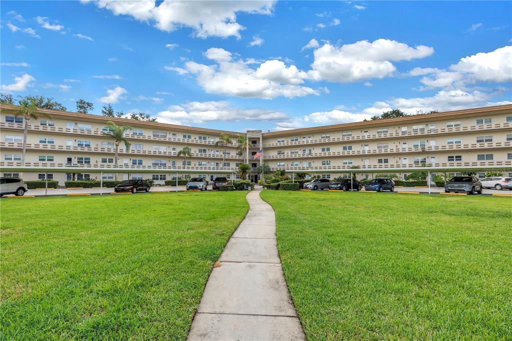 Foto principal - 5725 80th St N