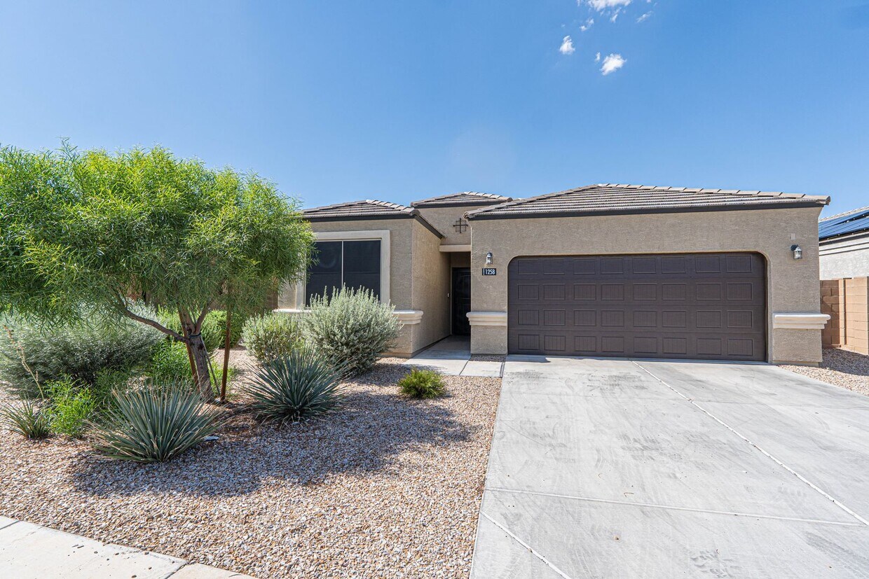 Foto principal - A Perfect Place to Call Home — Inside and ...