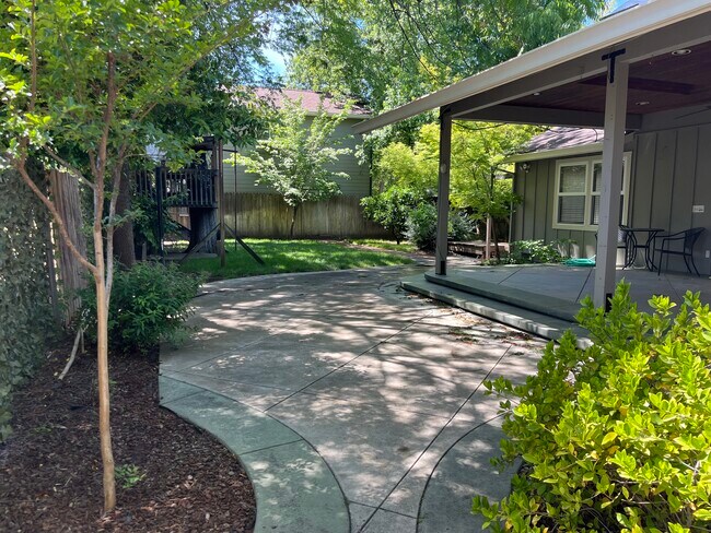 Fenced Back yard - 1575 Citrus Ave