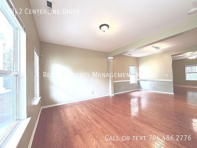 Foto del edificio - 6842 Centerline Dr