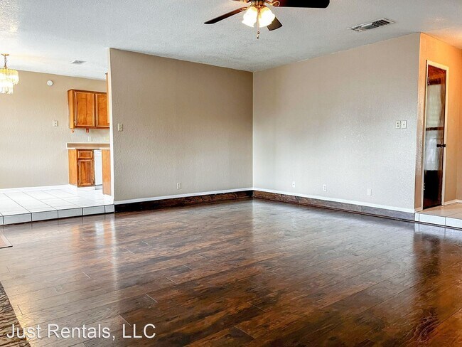 Building Photo - 3 br, 2 bath House - 2504 Lohse Rd