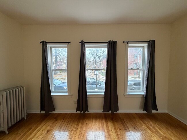 Building Photo - 2661 N Spaulding Ave