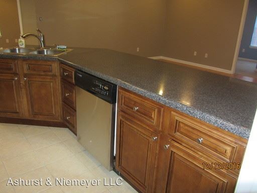 Building Photo - 14611 Silveroaks Loop