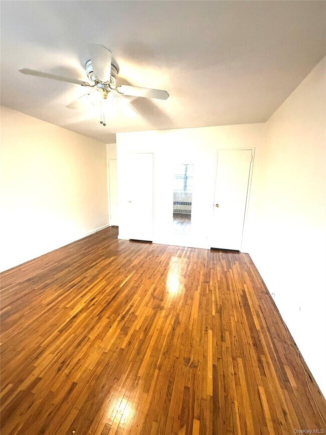 Foto del edificio - 1030 E 57th St