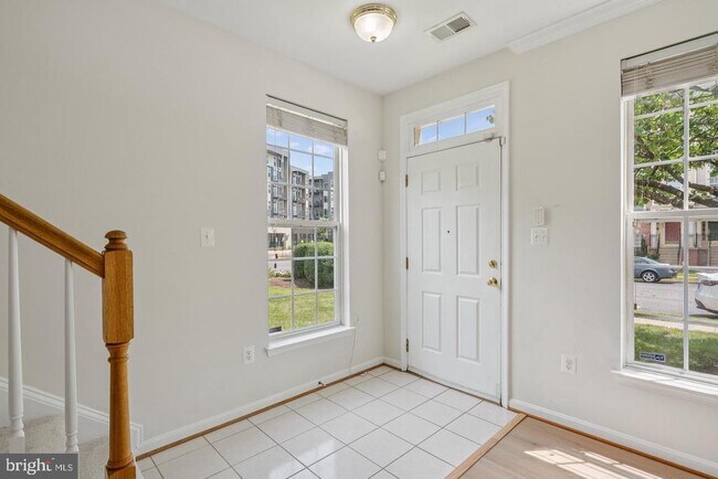 Foto del edificio - 15503 John Diskin Cir