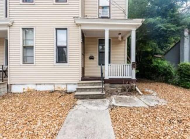 Front Entrance - 312 N 10th St