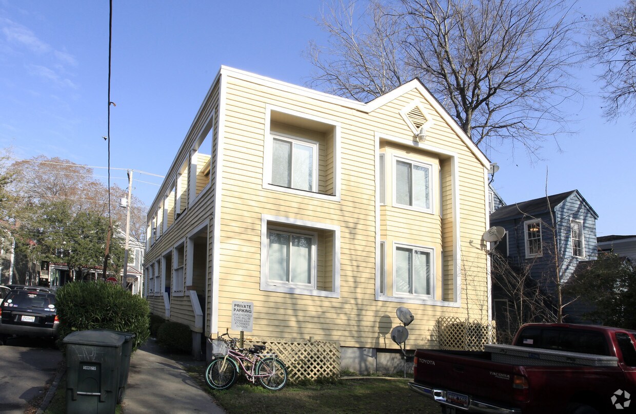 Building Photo - 18-32 Ogier St