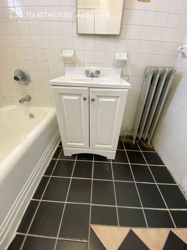 Photo - 138 Hawthorne Ave Apartment