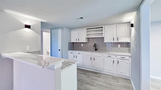 Foto del edificio - 16822 Macleish Dr