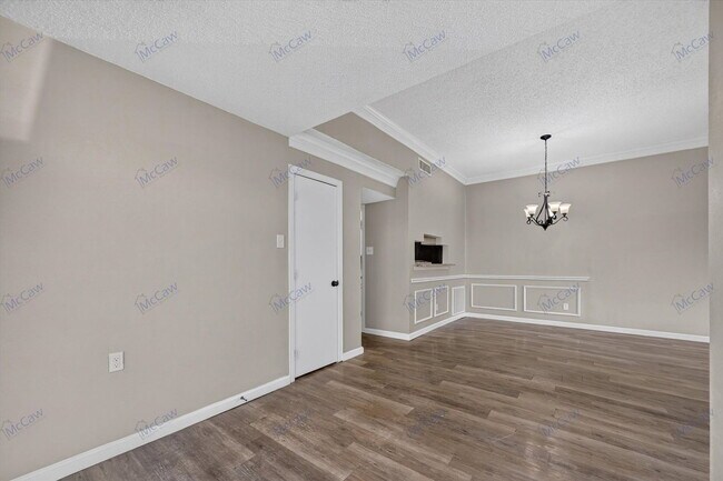 Building Photo - 708 Baruna Cir
