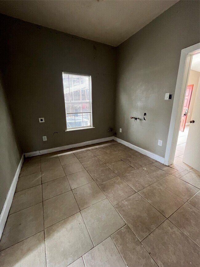 Foto del edificio - 7933 Brays St