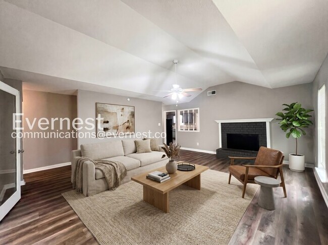 Building Photo - 3985 Fernway Dr