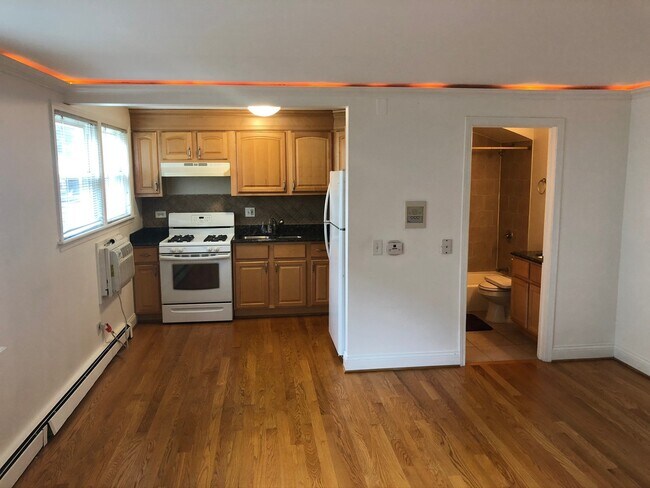 Foto del edificio - 4938 N Leonard Dr