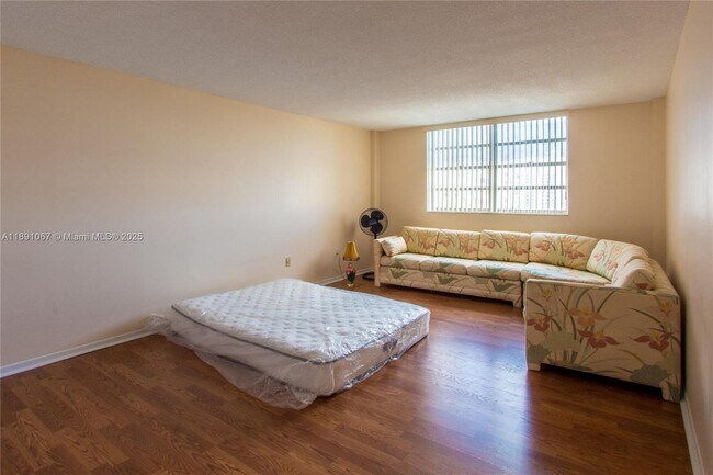Foto del edificio - 1833 S Ocean Dr