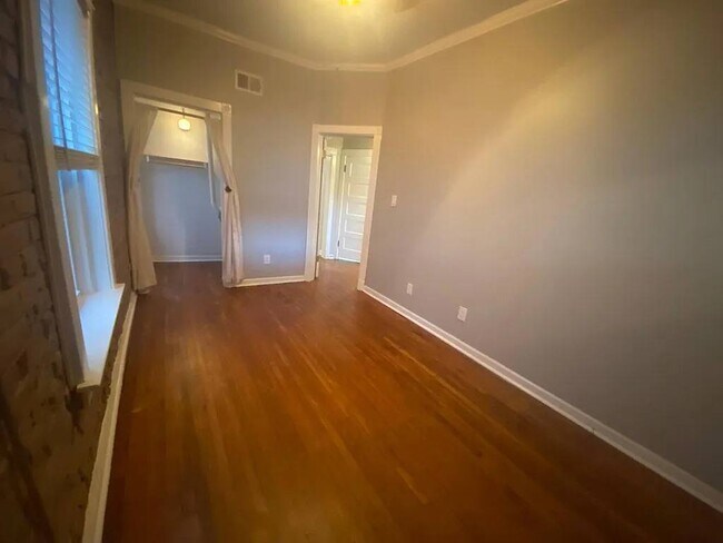Foto del edificio - 3531 Wyandotte St
