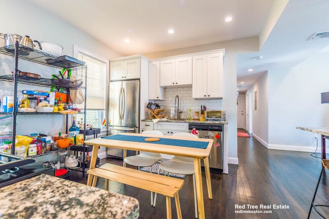 Photo - 31 Pleasant St House