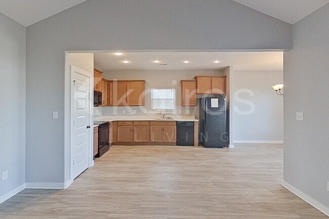 Foto del edificio - 26159 Vly Rdg Rd NW