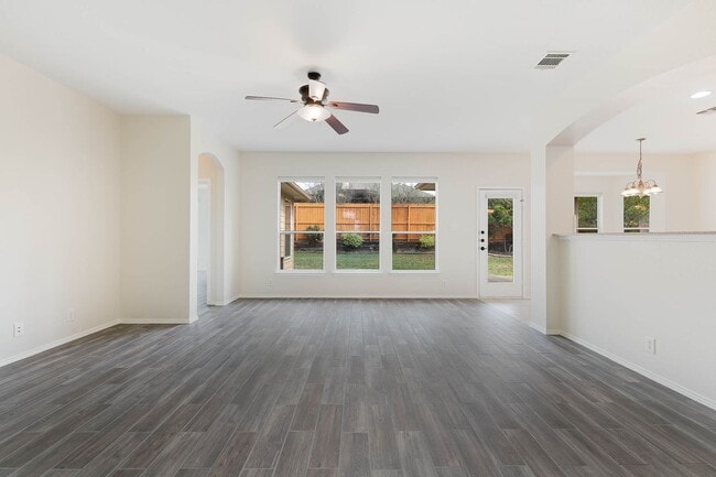 Building Photo - Boerne, TX -Gorgeous home in Kendall County Estates