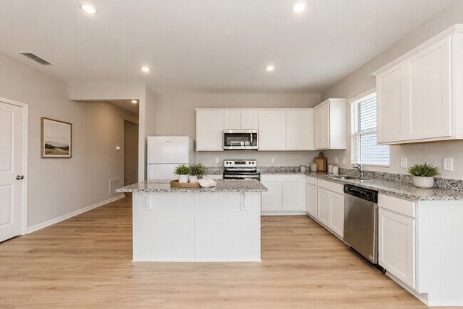 Building Photo - 1613 Arapahoe Ridge Dr