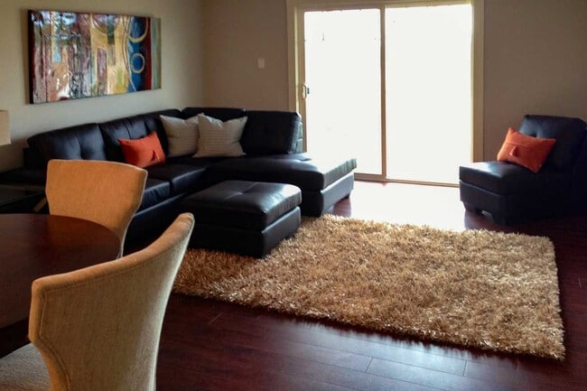 Building Photo - 41 - 51 Noel