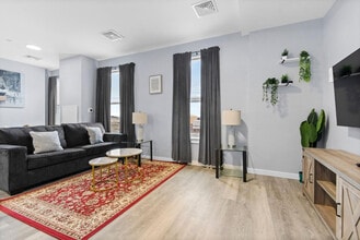 Building Photo - 95 Broadway-SI ID1240372P