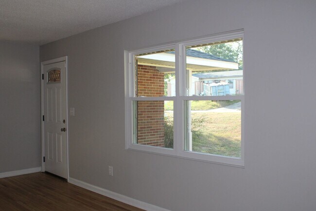 Foto del edificio - 3 Bedroom 2 Bath W/ Bonus Room In Augusta!