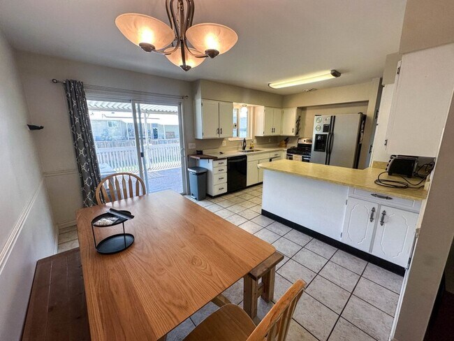 Building Photo - 9459 Quail Hollow Dr