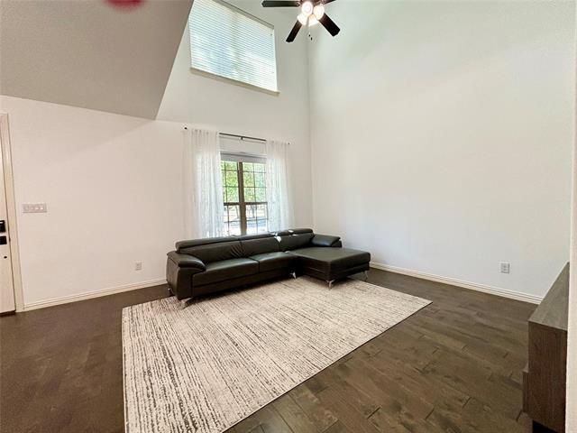 Foto del edificio - 4305 Pecan Knoll Dr