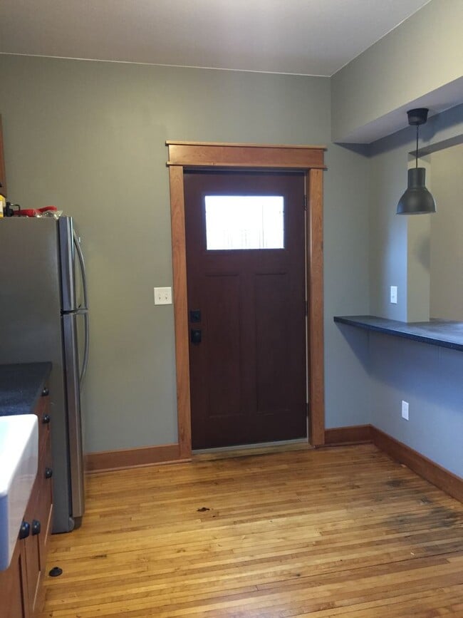 Foto del edificio - 1414 1/2 Jefferson Street - Available June! - Income Restricted Unit